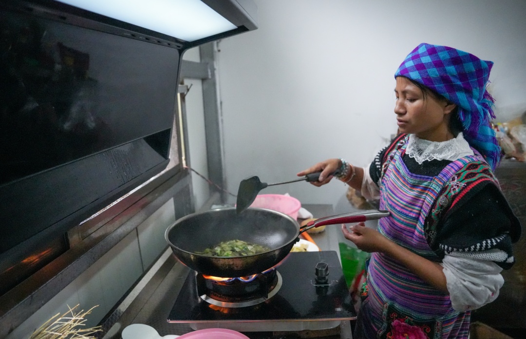 她终于承认,曾送养女儿!官方回应:不构成犯罪 她终于承认,曾送养女儿!官方回应:不构成犯罪