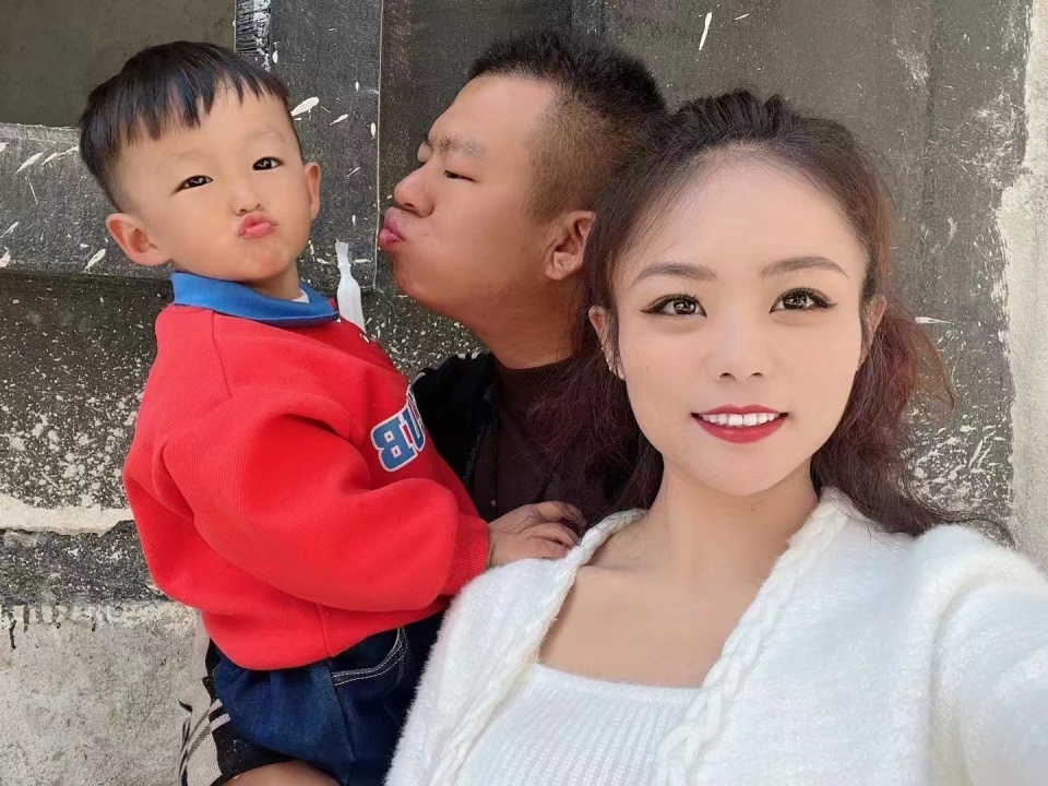 痛心！云南一个多月暴瘦40斤患癌母亲去世，丈夫：儿子起床后还在询问“妈妈呢”