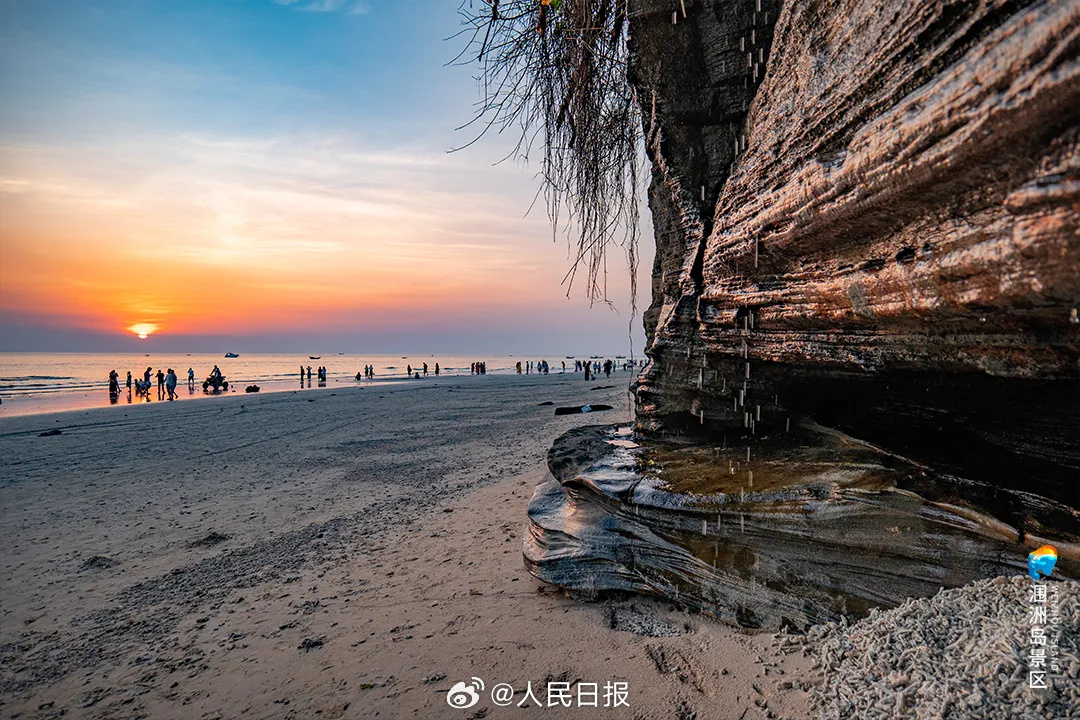 美!涠洲岛海上晚霞光影交错 美!涠洲岛海上晚霞光影交错