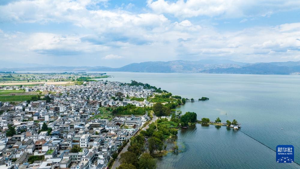 新时代中国调研行之看区域&middot;西部篇｜飞阅云南高原湖泊