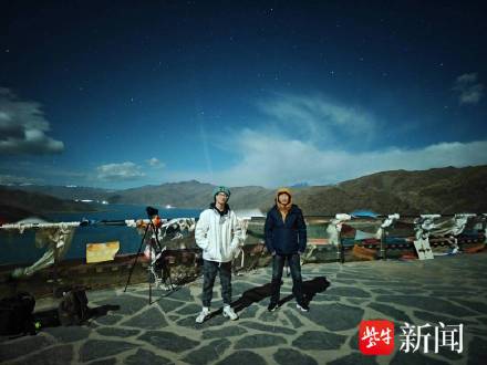 南京人打飞的去西藏拍彗星 6万年一见彗星拖尾美过天际