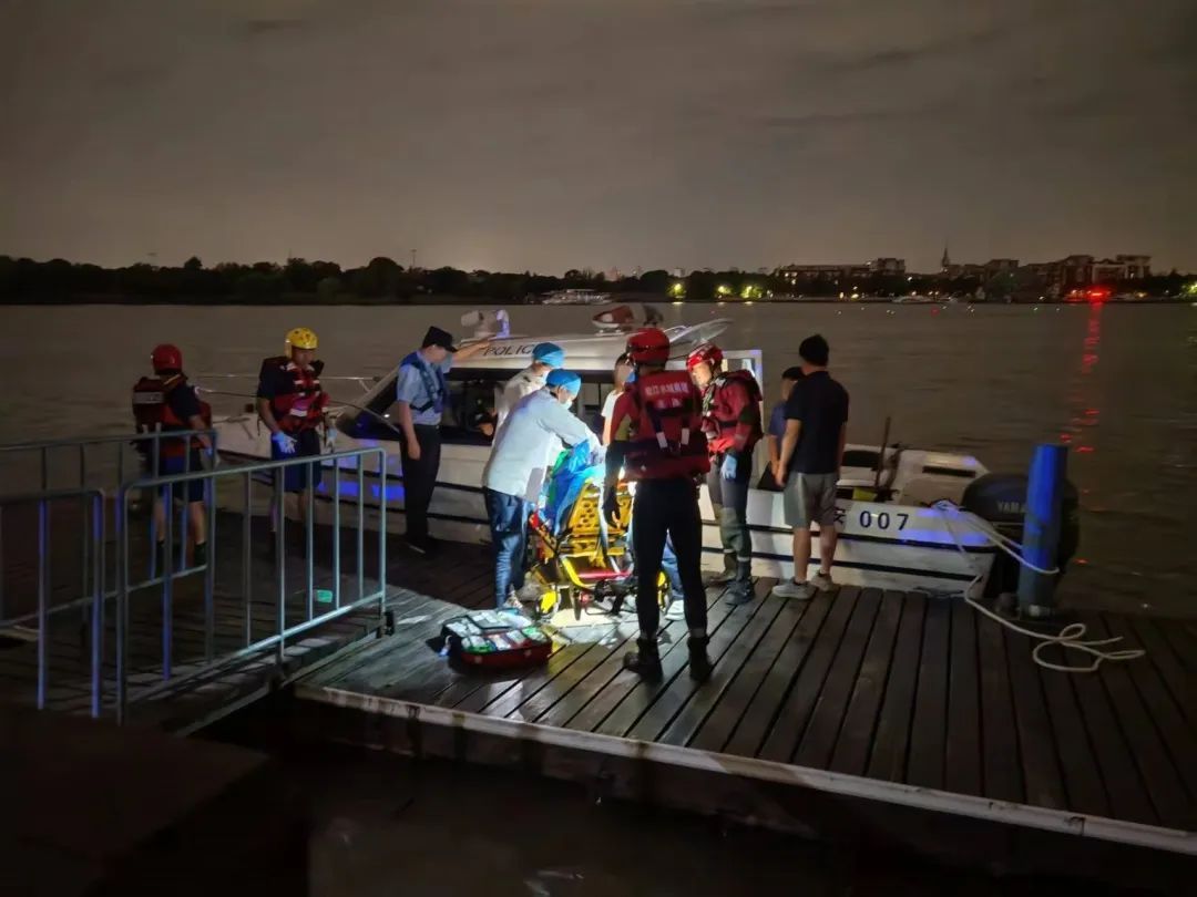 事发上海!他一时兴起“飙”游艇,突然撞了...警方一查惊呆了 事发上海!他一时兴起“飙”游艇,突然撞了...警方一查惊呆了