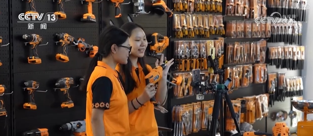 “突破+发展”迎来大市场 “高速产品”圈粉广交会采购商