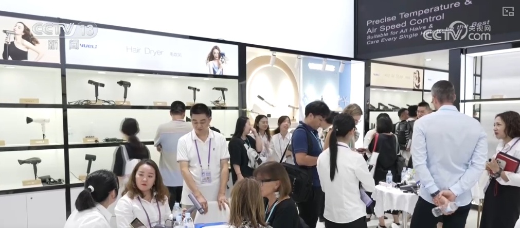 “突破+发展”迎来大市场 “高速产品”圈粉广交会采购商