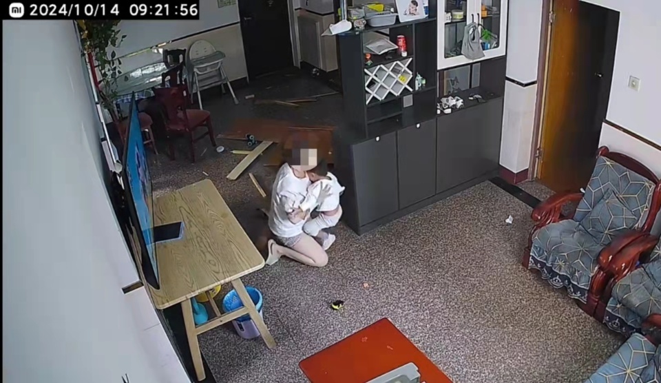 浙江一宝妈遇煤气爆炸严重烧伤，剧痛中第一反应是抱2岁儿子转移，丈夫：希望她快点好