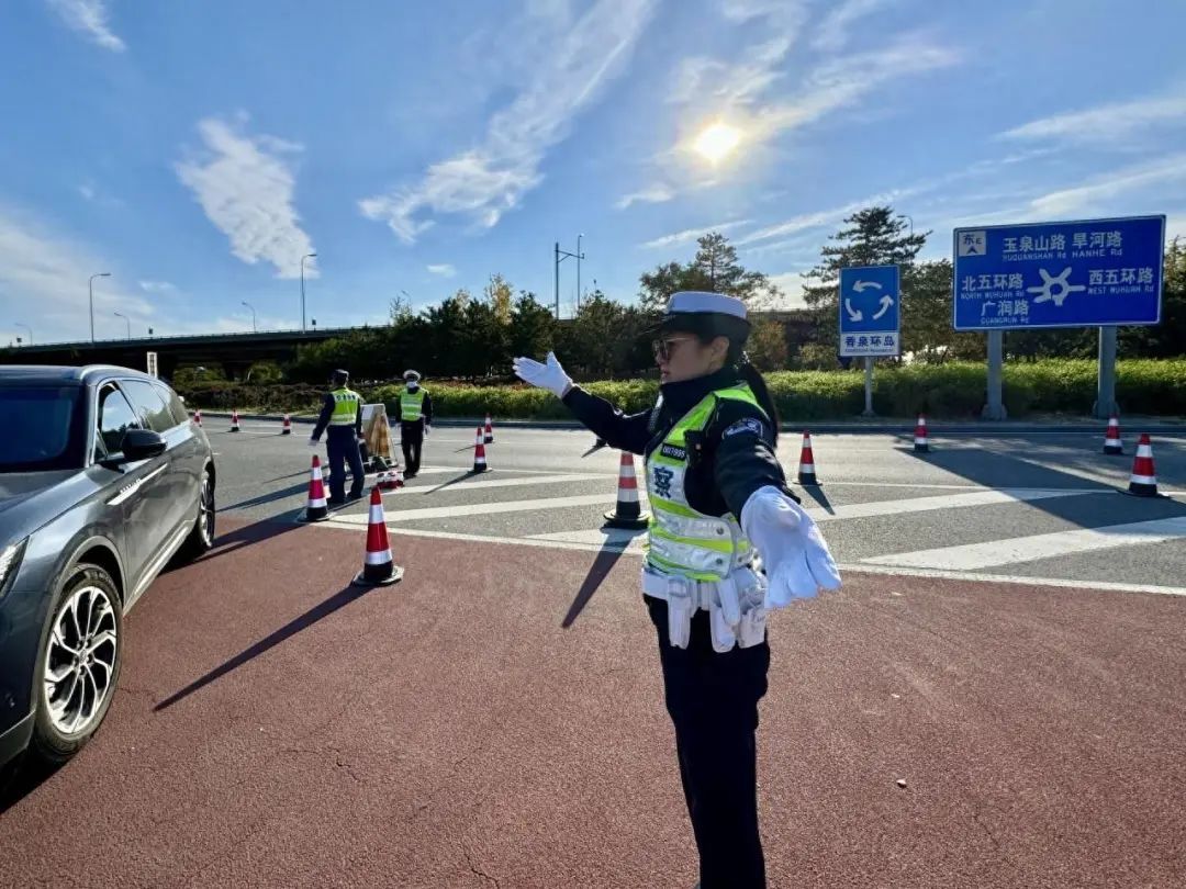 香山红叶季!哪里最好看?怎么出行?攻略来了—— 香山红叶季!哪里最好看?怎么出行?攻略来了——