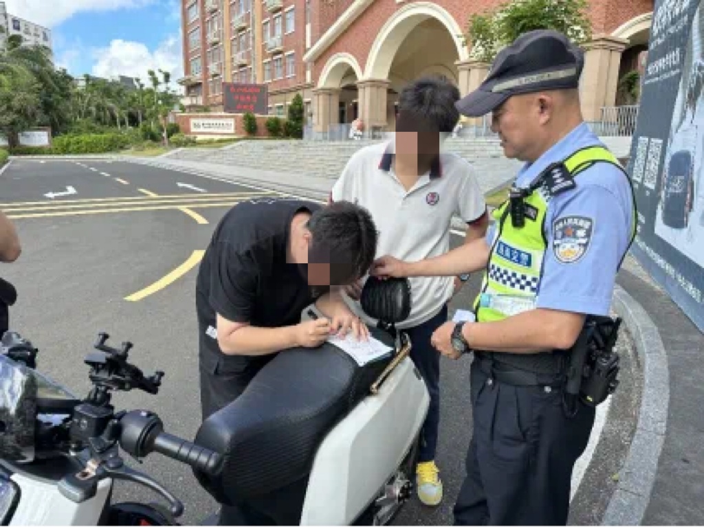 已查获46人!海口严查→ 已查获46人!海口严查→
