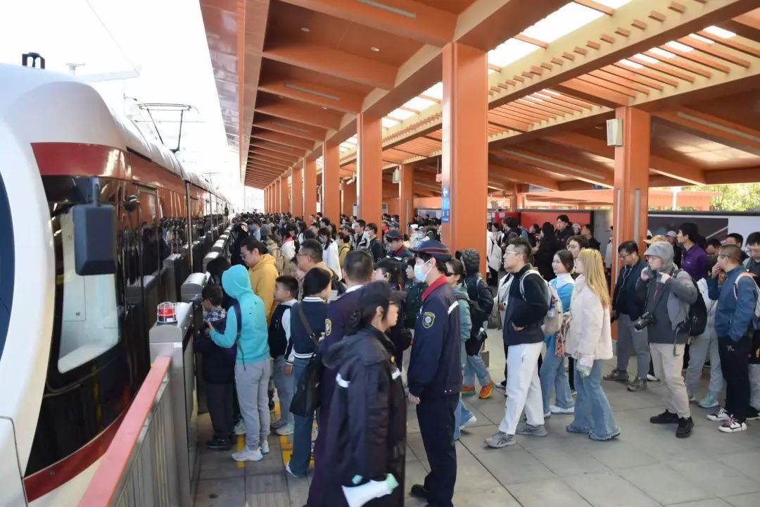 香山红叶季!哪里最好看?怎么出行?攻略来了—— 香山红叶季!哪里最好看?怎么出行?攻略来了——