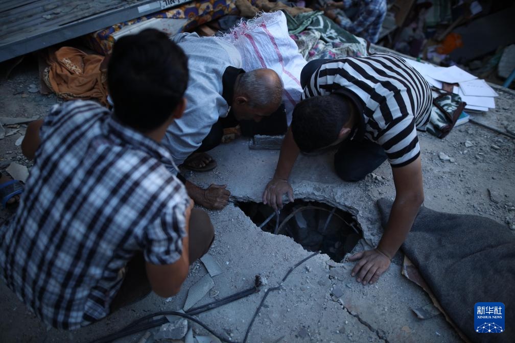 以军轰炸加沙地带中部 至少11人死亡 以军轰炸加沙地带中部 至少11人死亡
