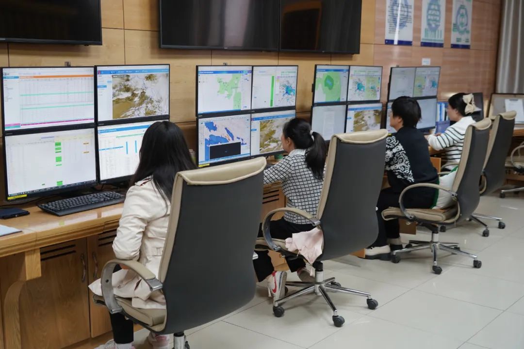 风雪“上线”!哈密市各部门多举措积极应对 风雪“上线”!哈密市各部门多举措积极应对