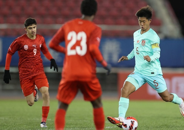 开门红！U17男足亚洲杯预选赛中国队2∶0战胜巴林队