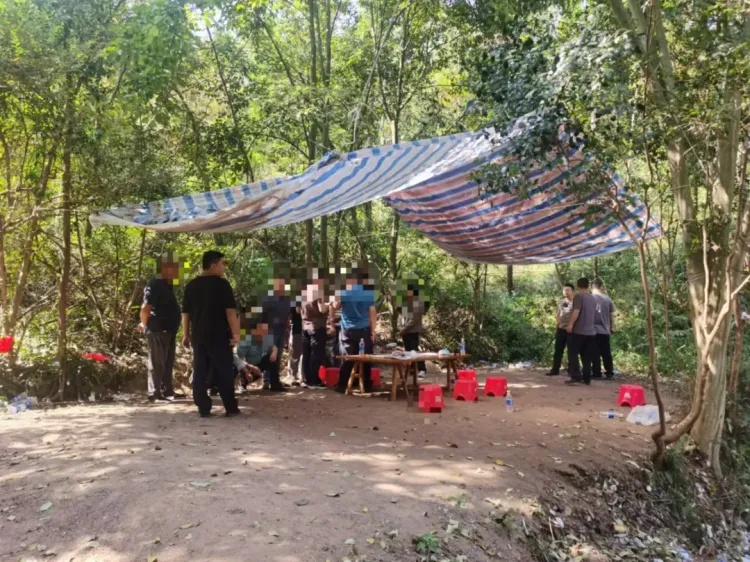 多人被当场带走！江西一地严查