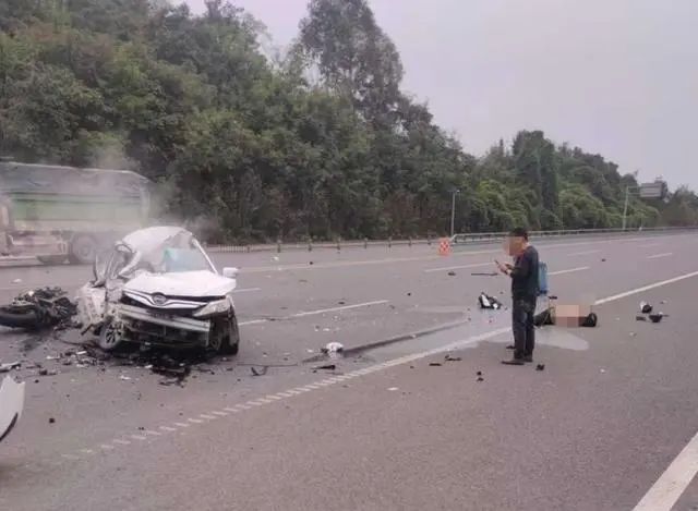 惨烈相撞致3人死亡！摩托车时速疑超150公里，后座女子被甩飞上百米……