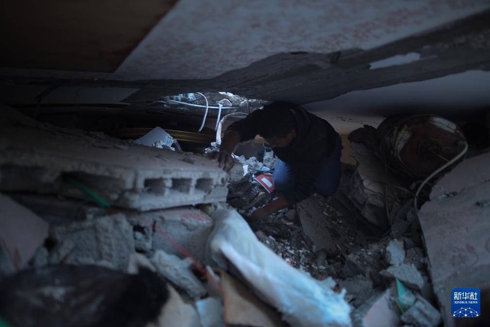 以军轰炸加沙地带中部 至少11人死亡 以军轰炸加沙地带中部 至少11人死亡