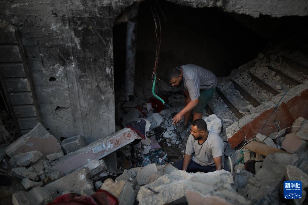 以军轰炸加沙地带中部 至少11人死亡 以军轰炸加沙地带中部 至少11人死亡