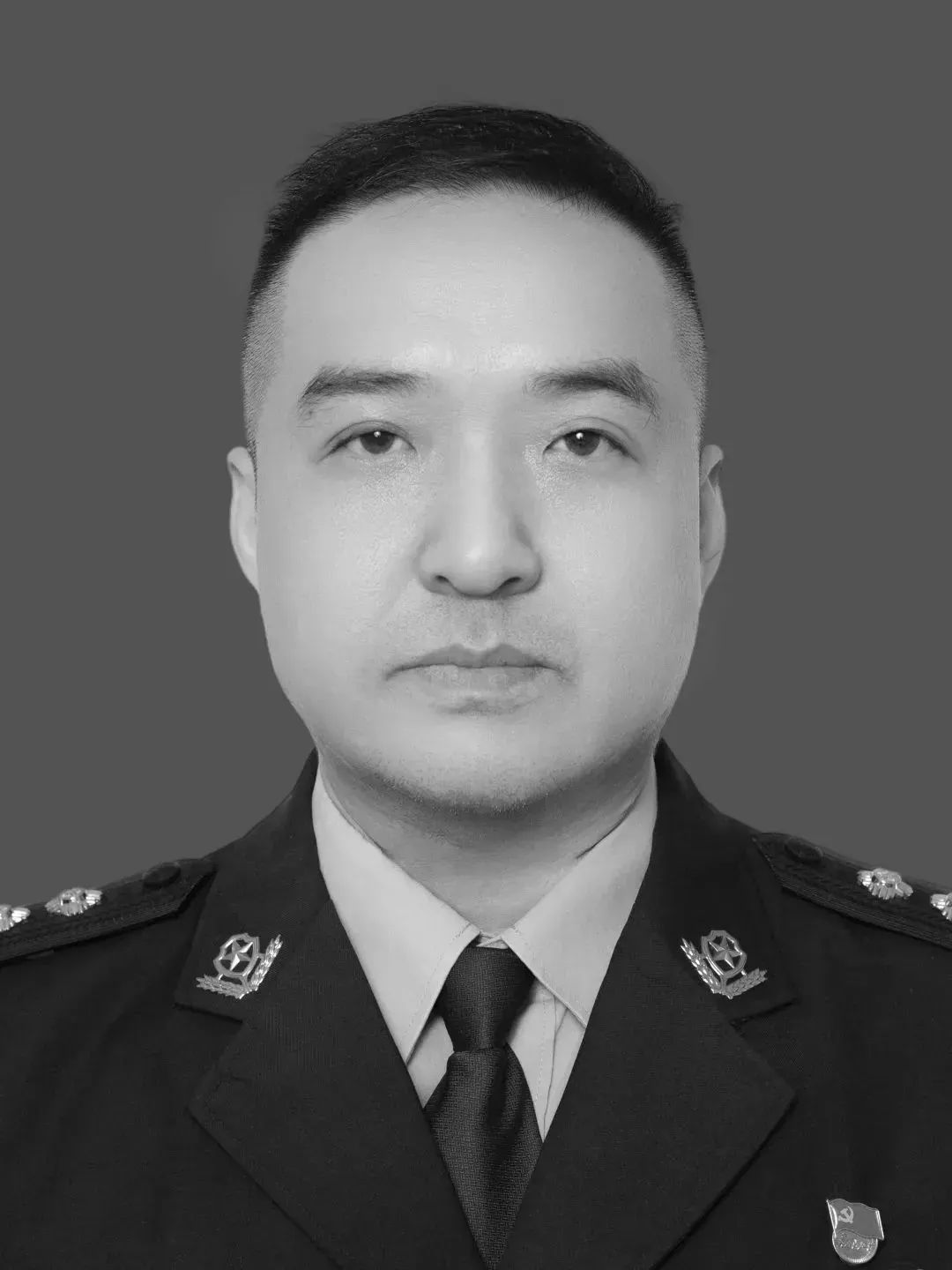 痛心!江西一民警不幸殉职,年仅46岁 痛心!江西一民警不幸殉职,年仅46岁