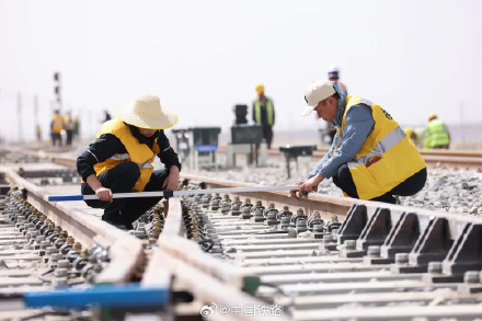 格库铁路青海段扩能改造主体工程完工 格库铁路青海段扩能改造主体工程完工