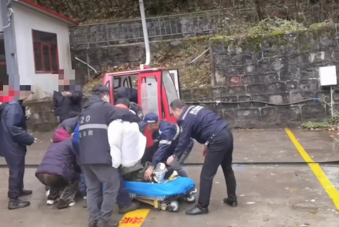 西安情侣夜爬秦岭冰晶顶失温遇难，亲属：已运回老家安葬