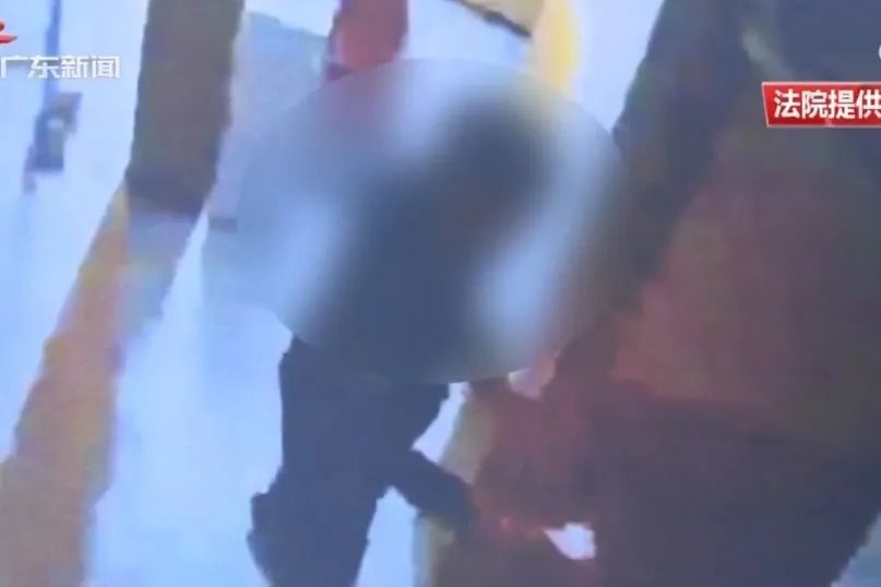 酒后高空抛物+纵火,男子获刑3年3个月! 酒后高空抛物+纵火,男子获刑3年3个月!