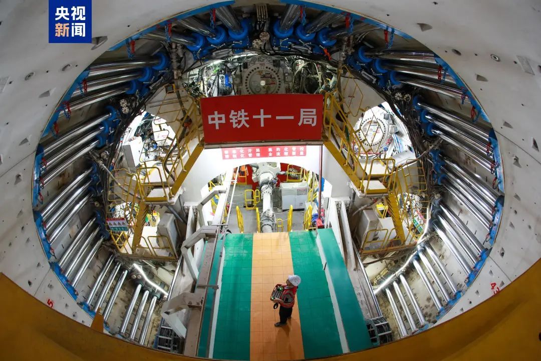 世界最长海底高铁隧道!预计2026年底实现贯通 世界最长海底高铁隧道!预计2026年底实现贯通
