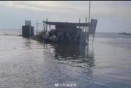 辽宁多地突发海水倒灌，盘锦多地积水基本退去
