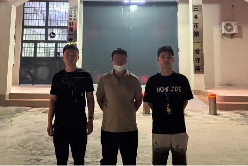 从25楼扔下自行车!海南一男子因高空抛物被抓 从25楼扔下自行车!海南一男子因高空抛物被抓