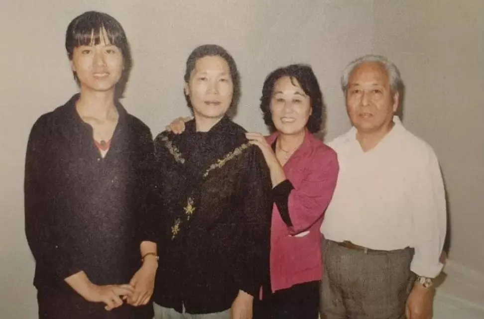 华裔女作家、翻译家聂华苓逝世，享年99岁