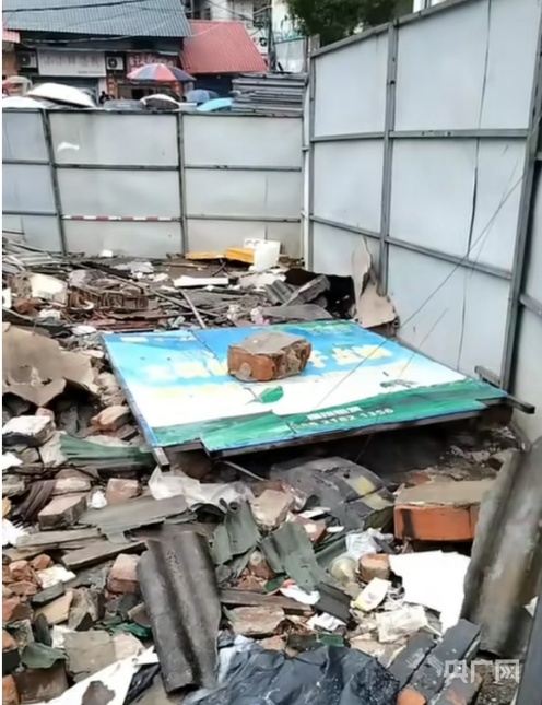 湖南衡阳一小学生坠井身亡！家长：“井盖”是薄纸皮