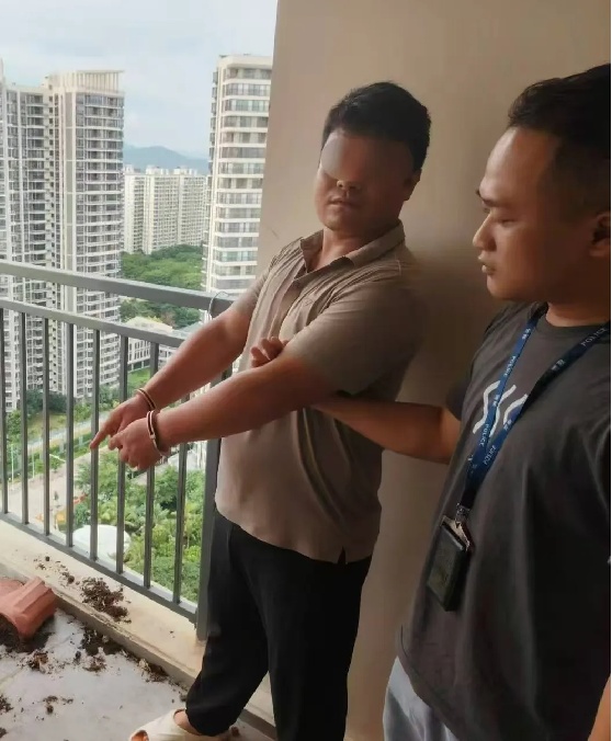 从25楼扔下自行车!海南一男子因高空抛物被抓 从25楼扔下自行车!海南一男子因高空抛物被抓