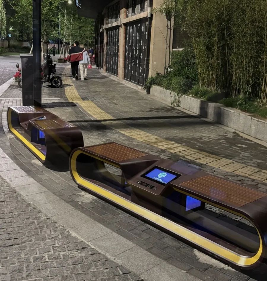 上海街头这些椅子火了！早去才有的坐？网友炸锅