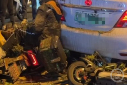 武汉一轿车失控连撞6车致3人受伤：肇事司机被控制，警方初查系刹车失灵导致