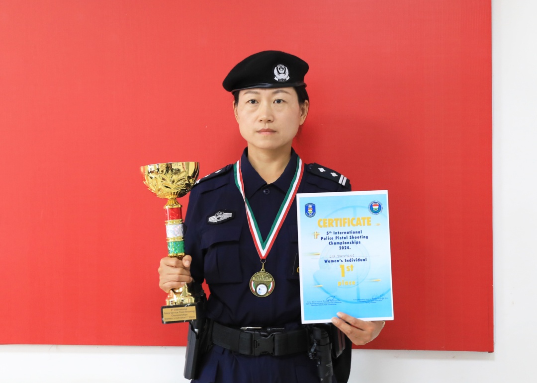 44岁女警，夺得世界级比赛冠军！