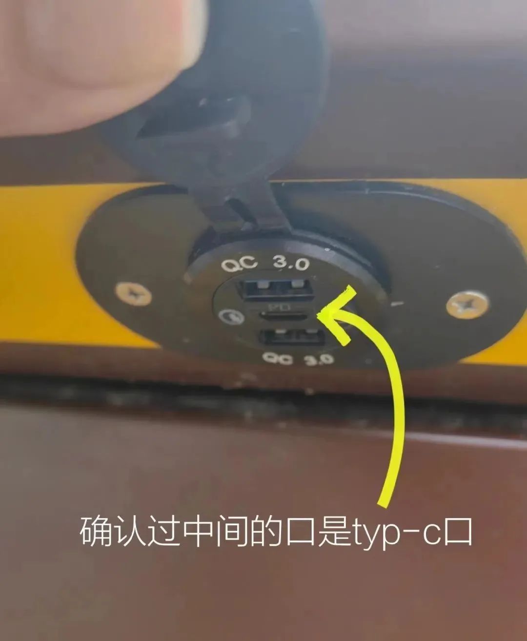 上海街头这些椅子火了！早去才有的坐？网友炸锅