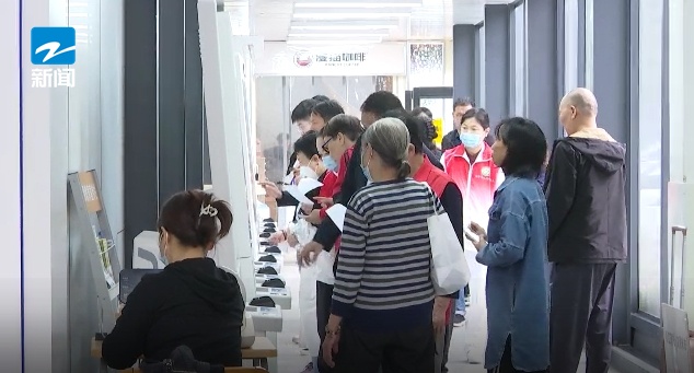 6岁男孩患痛风，00后女生骨质疏松…竟然都和它有关！