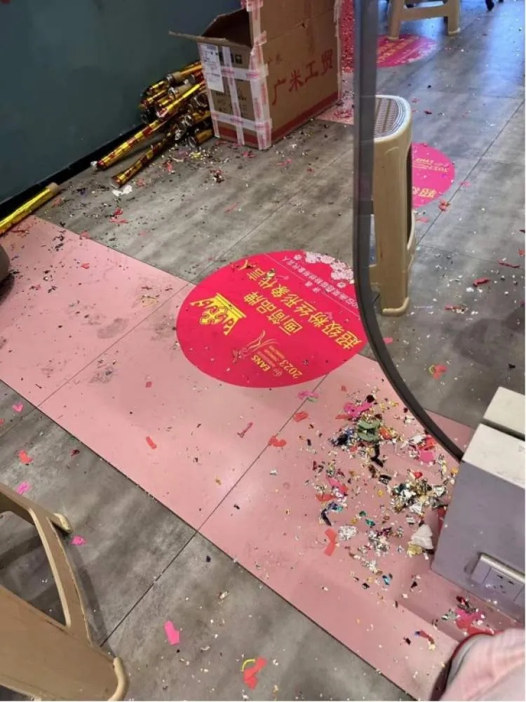 女子悔恨:“我被选为“形象代言人”,代价惨重...”已有多人报警,官方紧急提醒 女子悔恨:“我被选为“形象代言人”,代价惨重...”已有多人报警,官方紧急提醒