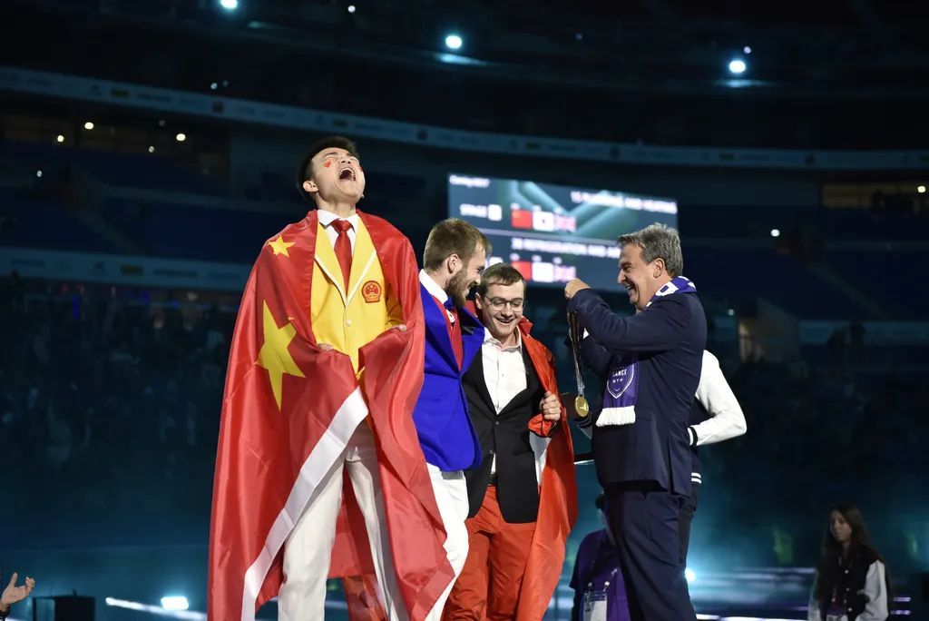 “00后”重庆崽儿,靠抹灰得了个世赛冠军! “00后”重庆崽儿,靠抹灰得了个世赛冠军!