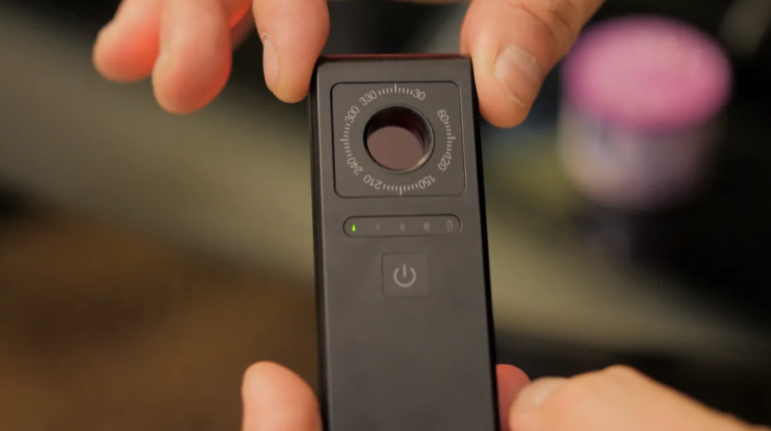 外出住宿被偷拍?几十块的摄像头只有针尖大小,还能直播?还怎么保护隐私? 外出住宿被偷拍?几十块的摄像头只有针尖大小,还能直播?还怎么保护隐私?