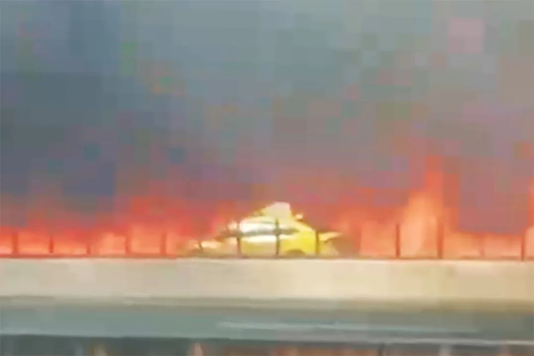 高速路上货车起火，广州出租车司机见义勇为协助救援