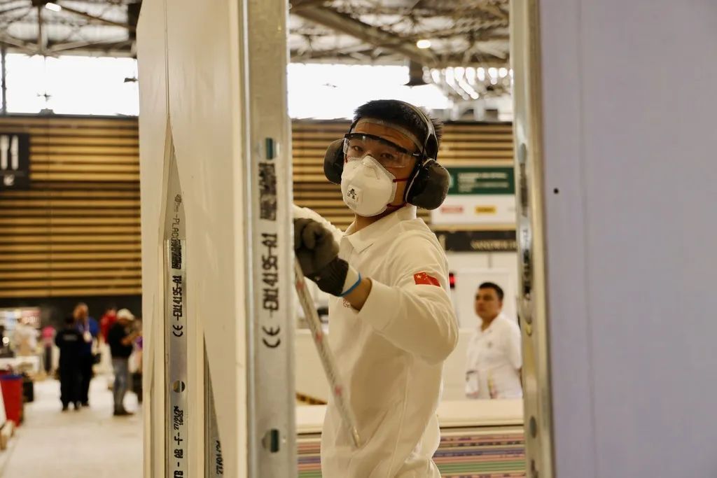 “00后”重庆崽儿,靠抹灰得了个世赛冠军! “00后”重庆崽儿,靠抹灰得了个世赛冠军!