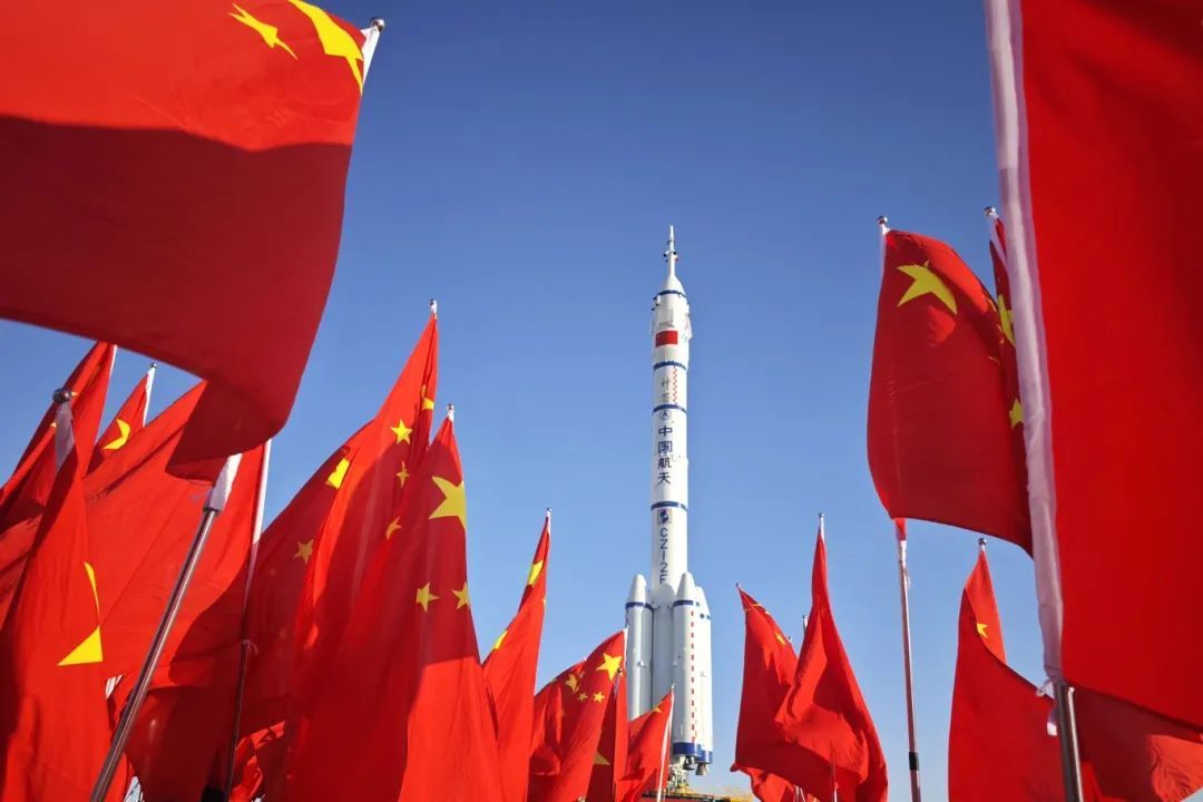 震撼！神十九船箭组合体，高清大图