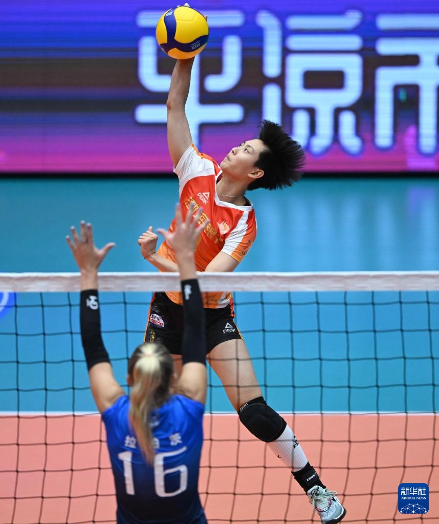 女排明星公益赛:天津胜深圳 女排明星公益赛:天津胜深圳
