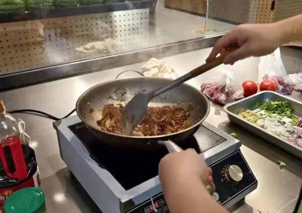“你买菜我帮做”，菜市场“代炒”服务火了