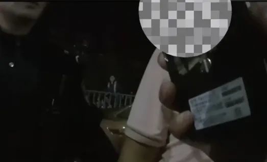 “酒司机”遇查弃车狂奔500米后,累瘫了…… “酒司机”遇查弃车狂奔500米后,累瘫了……