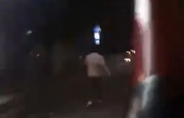 “酒司机”遇查弃车狂奔500米后,累瘫了…… “酒司机”遇查弃车狂奔500米后,累瘫了……