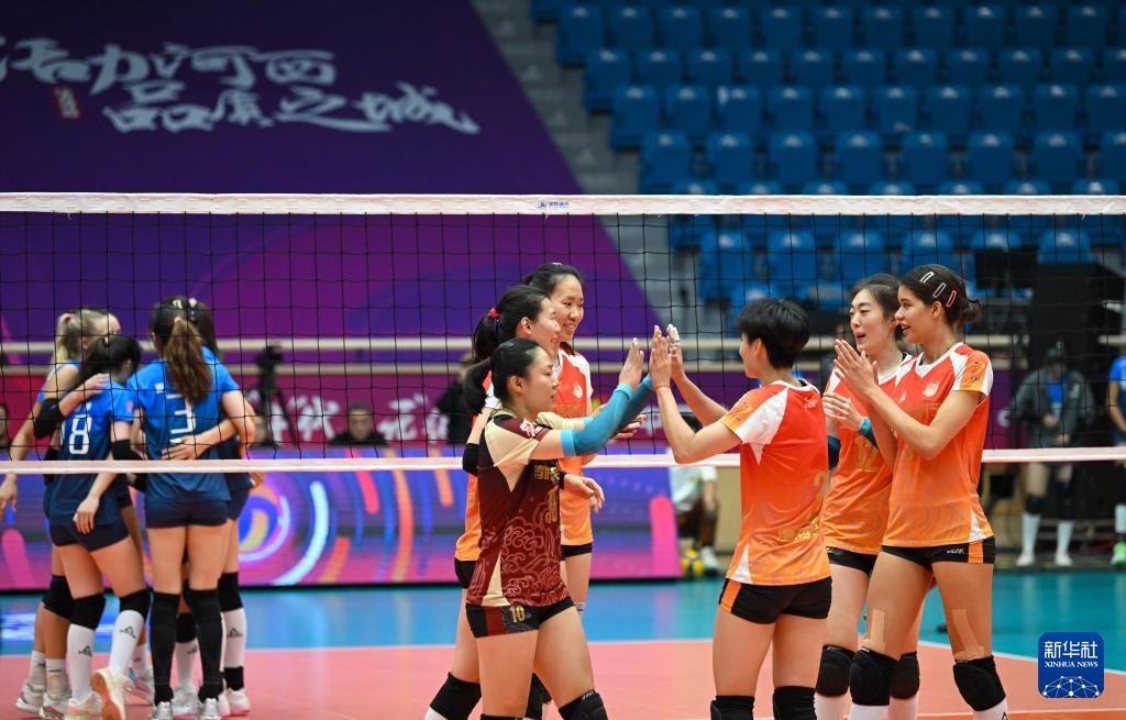 女排明星公益赛:天津胜深圳 女排明星公益赛:天津胜深圳