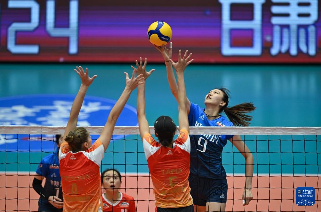 女排明星公益赛:天津胜深圳 女排明星公益赛:天津胜深圳