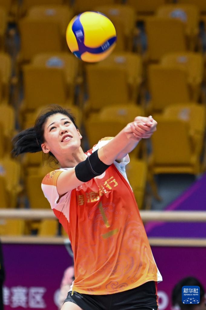 女排明星公益赛:天津胜深圳 女排明星公益赛:天津胜深圳