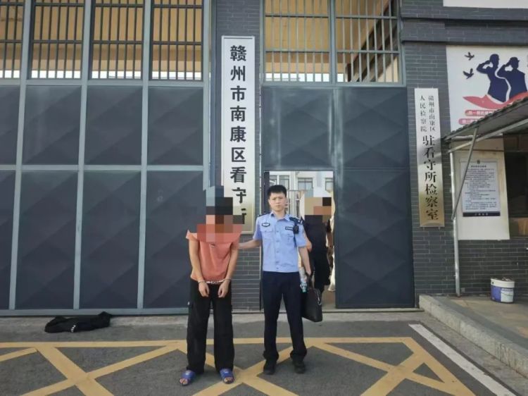 蒙住头就有用了？男子“掩耳盗铃”被拘！