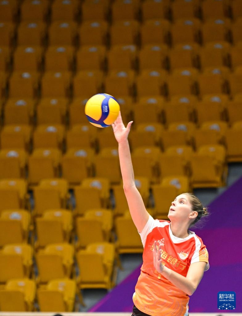 女排明星公益赛:天津胜深圳 女排明星公益赛:天津胜深圳