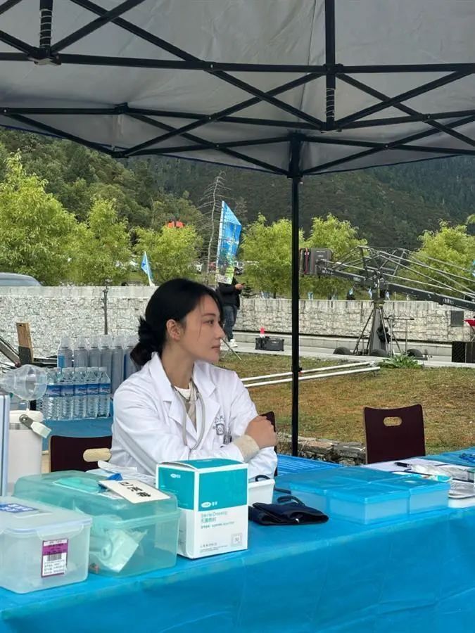 女演员张馨予自曝：斑秃了，“就很突然…”